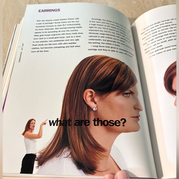 🎄$3 bundled What You Wear Can Change Your Life Book - Picture 9 of 11